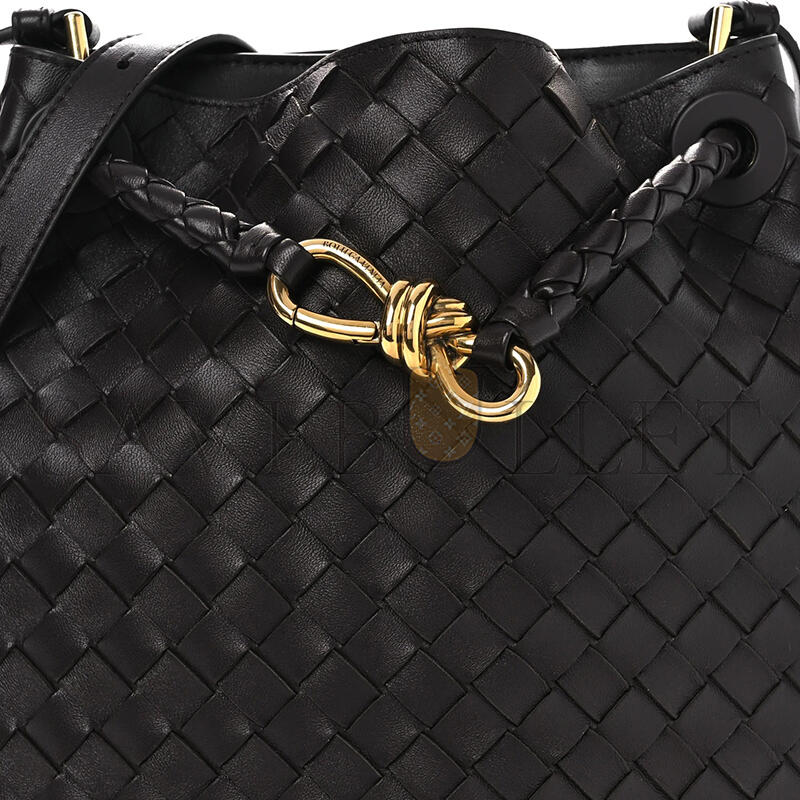 BOTTEGA VENETA SMALL ANDIAMO BUCKET 855759 (30*18.5*11cm)